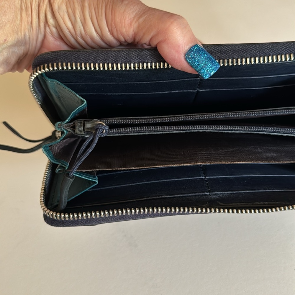 GUCCI Mistral Micro Guccissima zip around wallet. Leather. Black with turquoise - Picture 9 of 12